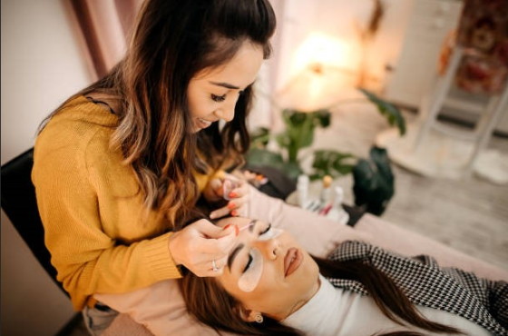 What to Look for in a Lash Artist Before Your First Extension Appointment 